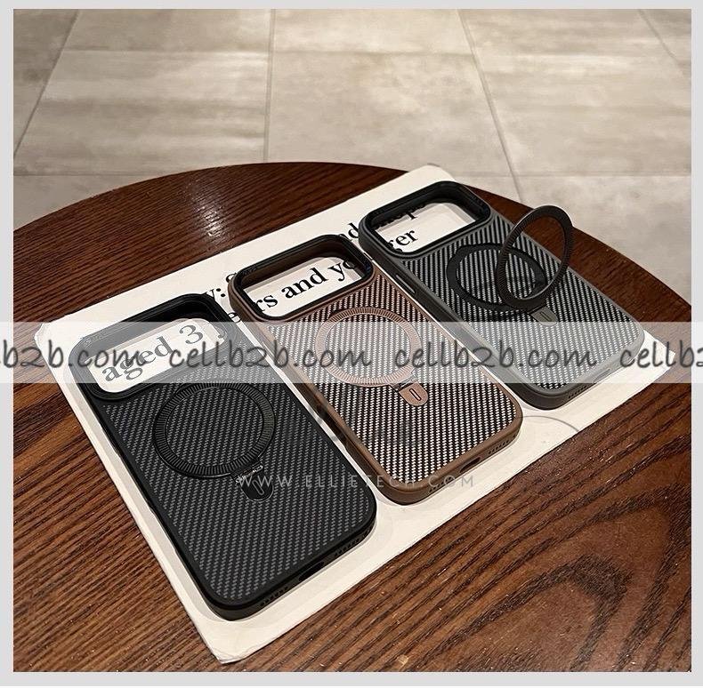 Funda Magsafe de Fibra de Carbono con Soporte para iPhone 15 Pro Max