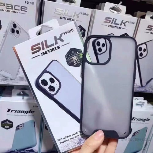 Funda Silk Collection para iPhone 13 6.1